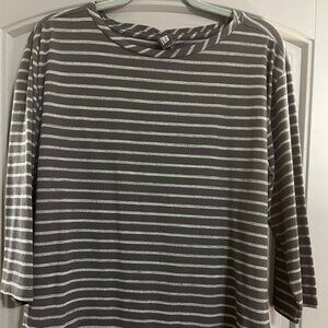 3/4 Length Sleeve Mountain Hardwear Top